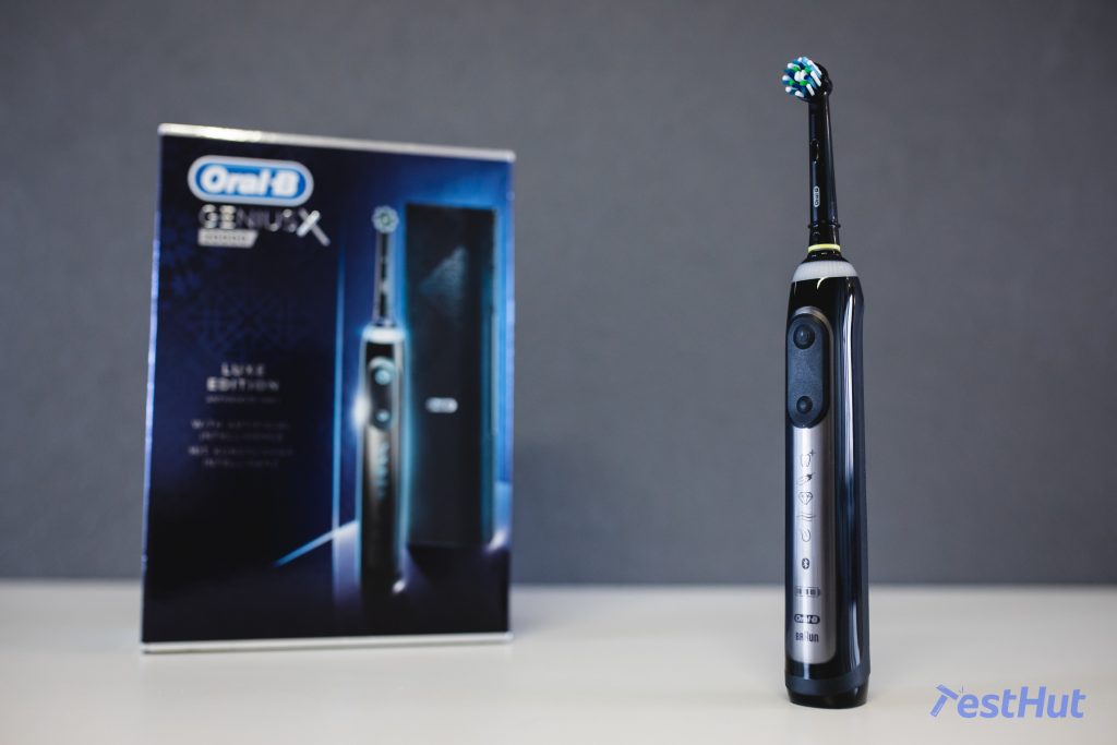 Electric toothbrush Oral-B Geniu X with a box