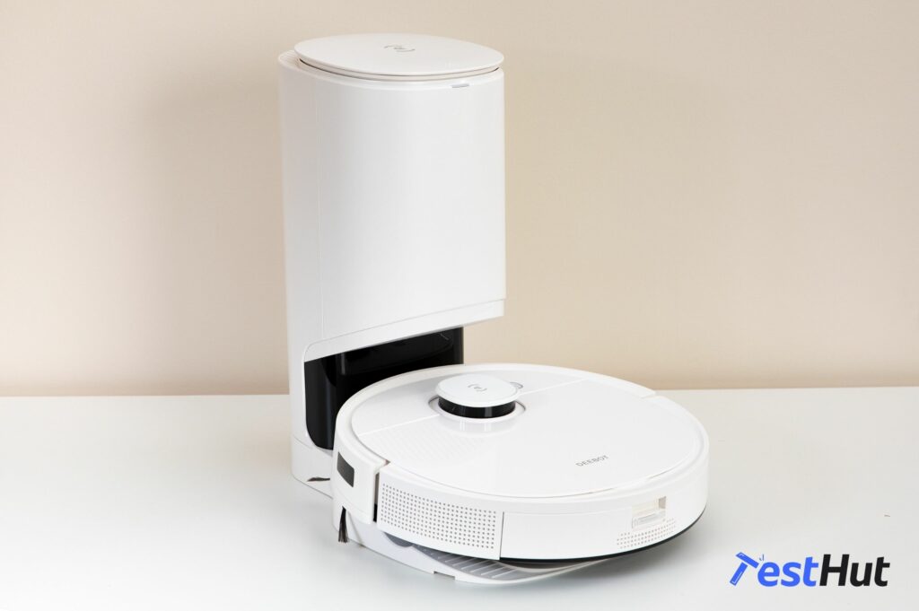 Ecovacs T9 with cleaning station
